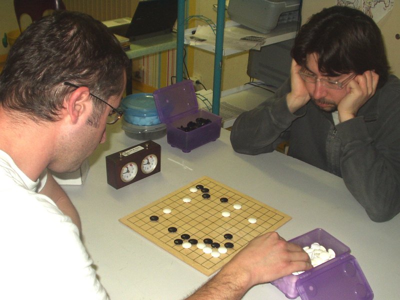 P1010044.jpg - Thomas et Pierre s'affrontent pour la victoire du tournoi de 13x13