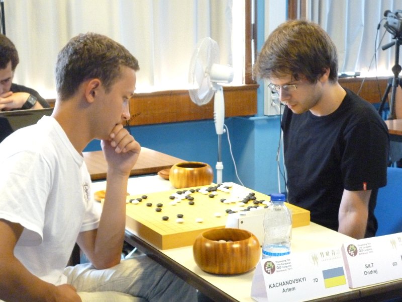 P1000235.jpg - Artem Kachanovskyi  et Ondrej Silt en quart de finale du championnat d'Europe
